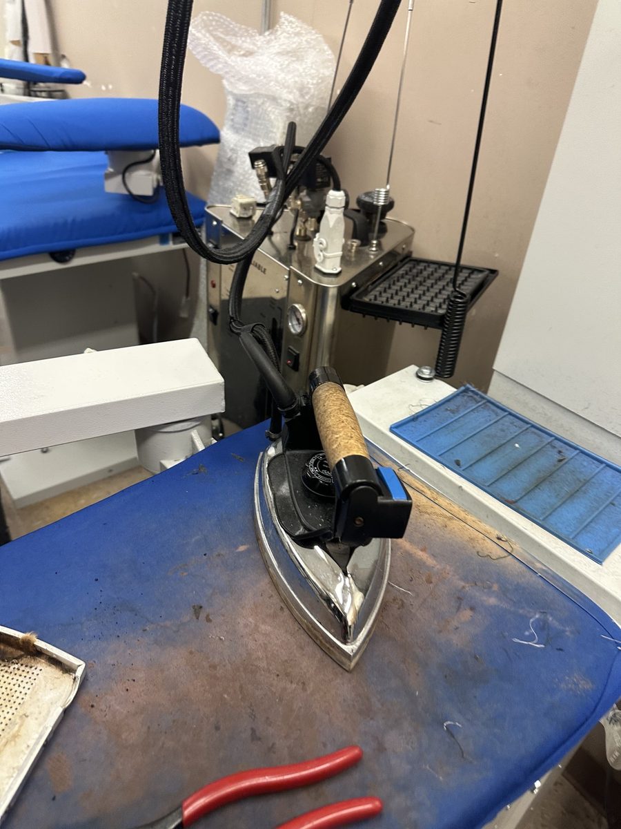 Reliable professional steam iron set up for functional testing